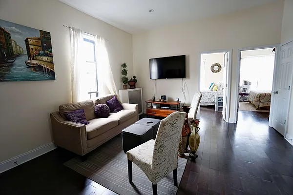 Rented by Compass | media 2