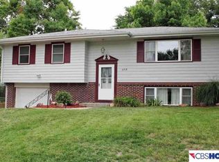 6418 Read St, Omaha, NE 68152