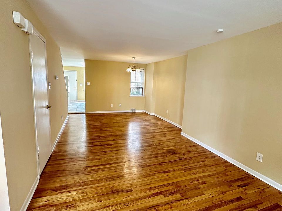 Living Room/Dining Room