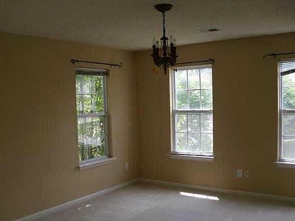 4th image of 555 Orchard Ridge Ln