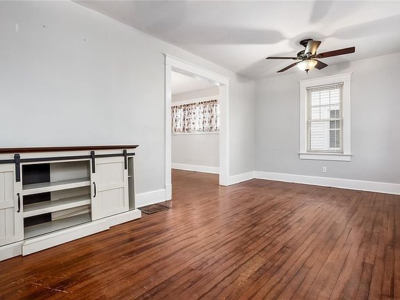 5th image of 827 Lenox Ave