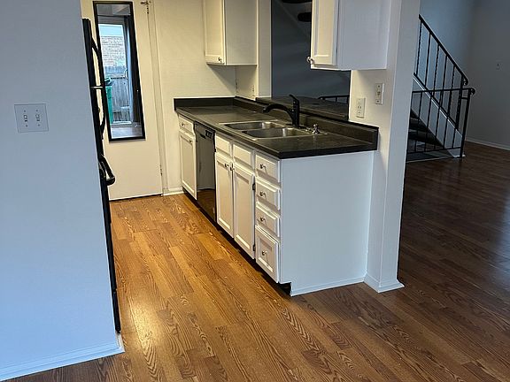 4th image of 15 Amesbury St #15