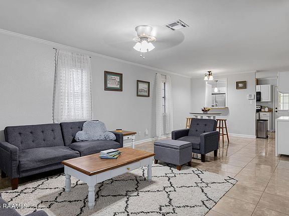 4th image of 2409 Robley Dr