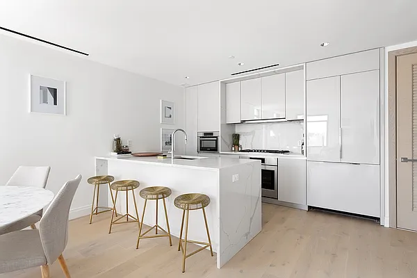 Rented by Reuveni LLC | media 17