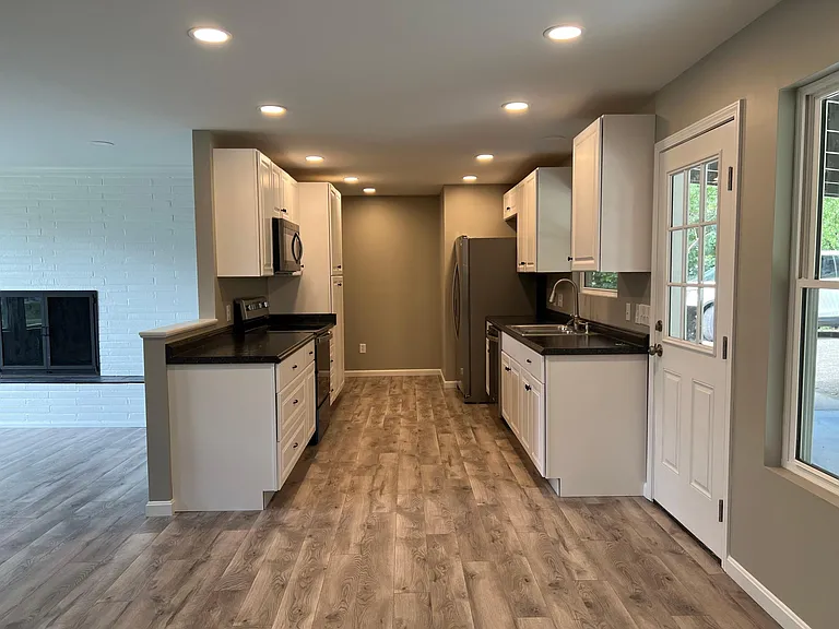 3046 Brookwood Dr — Photo 9