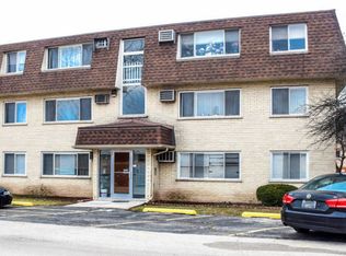 8812 Briar Ct APT 1B, Des Plaines, IL 60016
