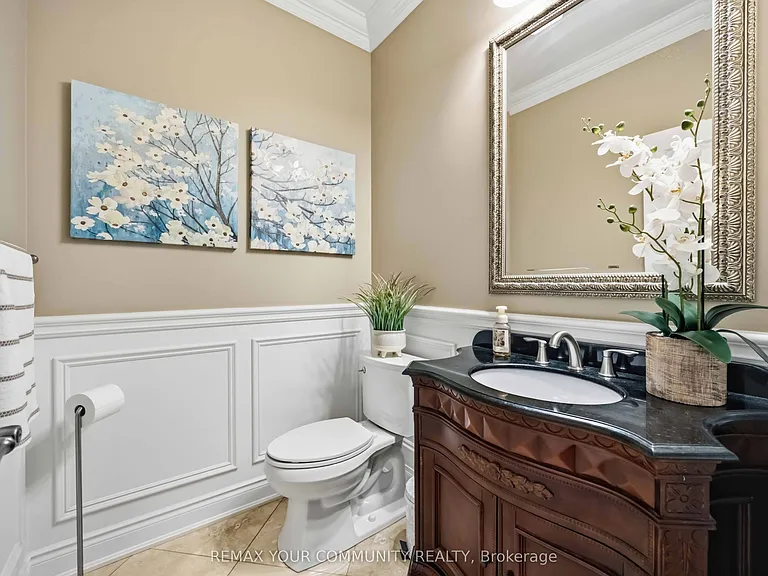 2313 Southcott Rd — Photo 10