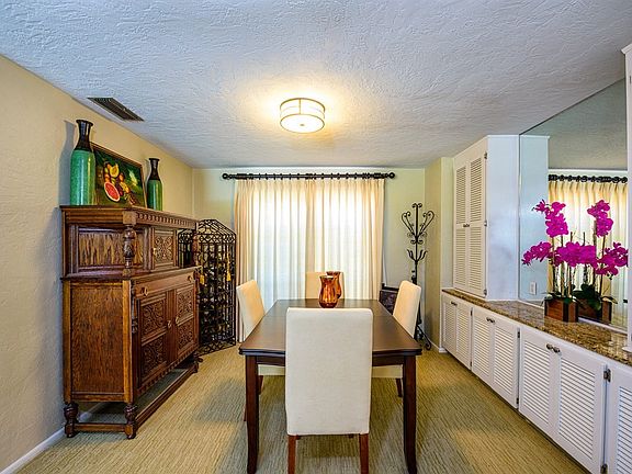 5th image of 3519 Village Green Dr