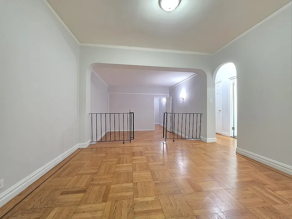 182 Bennett Ave #4K