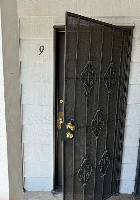 1st image of 4006 Ingraham St APT 9
