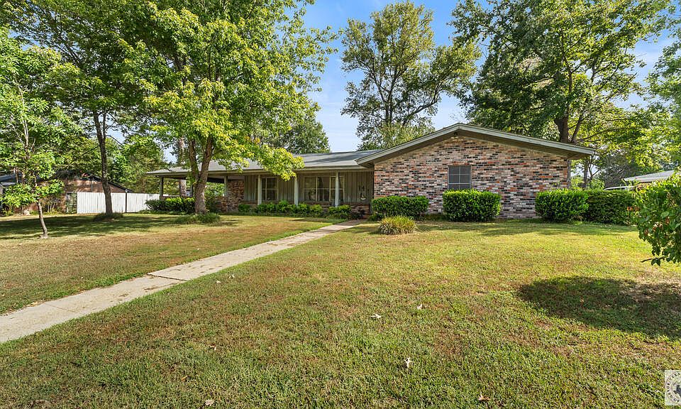 1st image of 14 Regency Dr