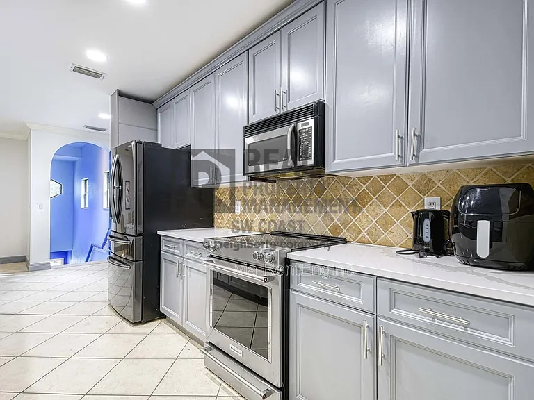 27020 Adriana Cir #201 — Photo 10