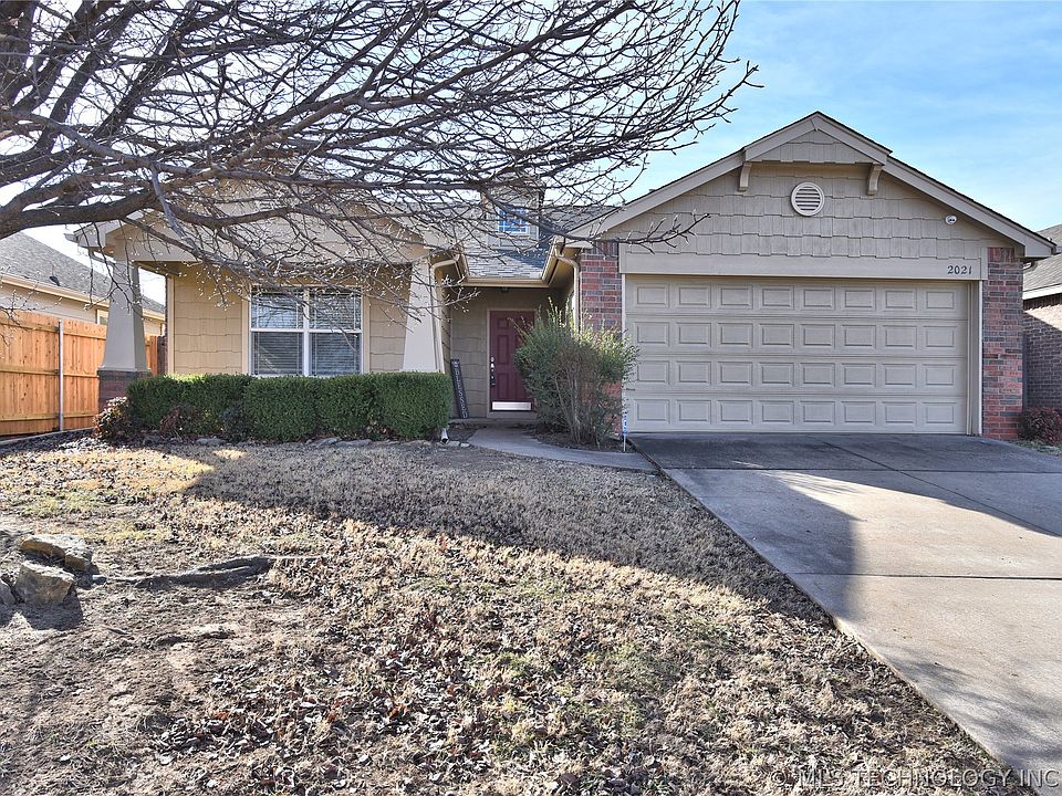 1st image of 2021 E Concord St