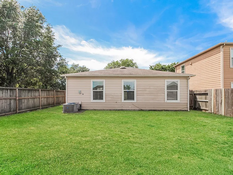 3235 Becker Glen St — Photo 16
