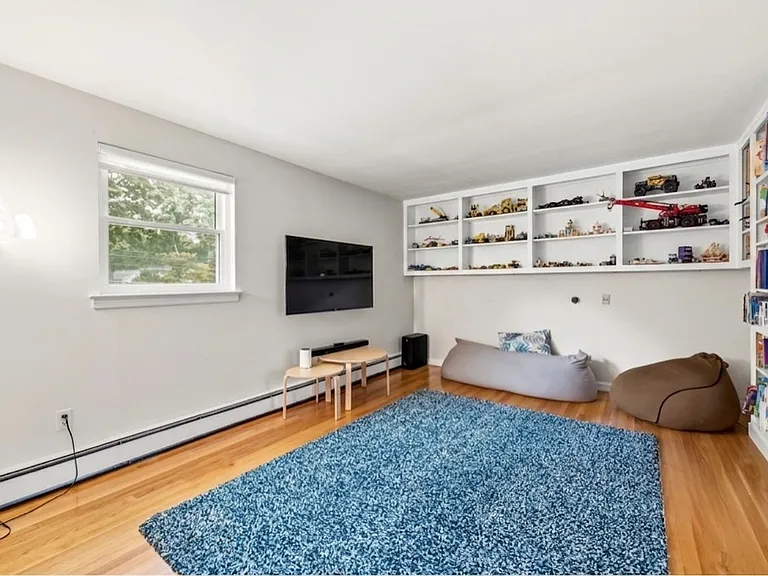 48 Jefferson Ave — Photo 19