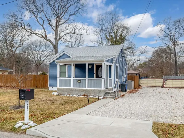 135 E Baybright Drive, Shirley, NY 11967