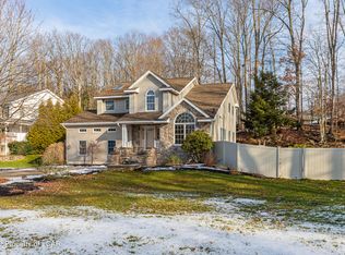 3 Jacquelyn Ln, Dallas, PA 18612