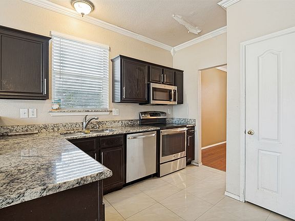 4th image of 1212 Rio Bravo Dr
