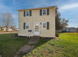 606 E 11th St, Vinton, IA 52349