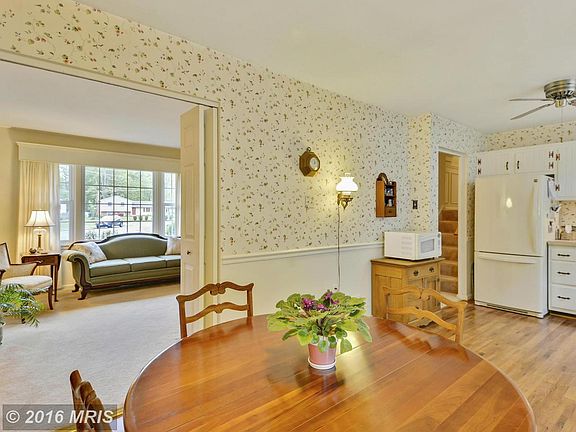 5th image of 9543 Barkwood Ct