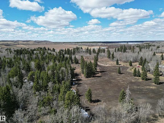 4th image of 60104 Range Rd #240A