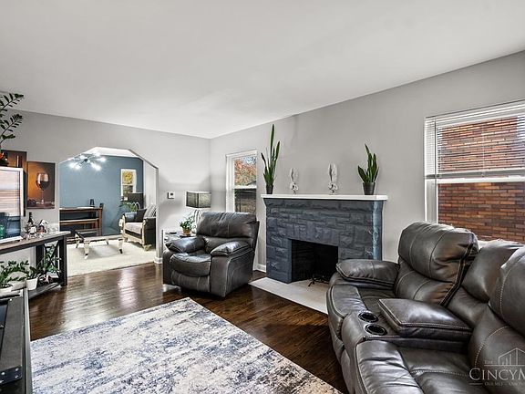2nd image of 4972 Heuwerth Ave