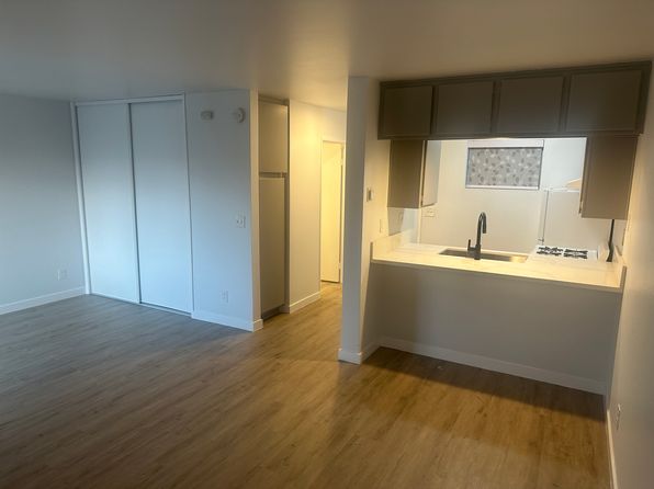 25424 Normandie Ave APT 3