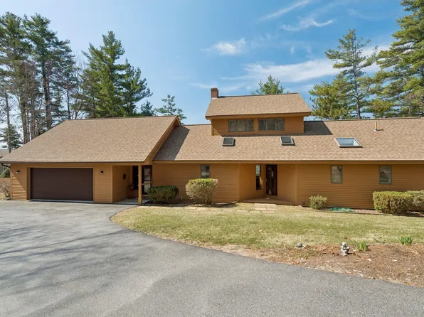 9 Umbrella Point, Wolfeboro, NH 03894