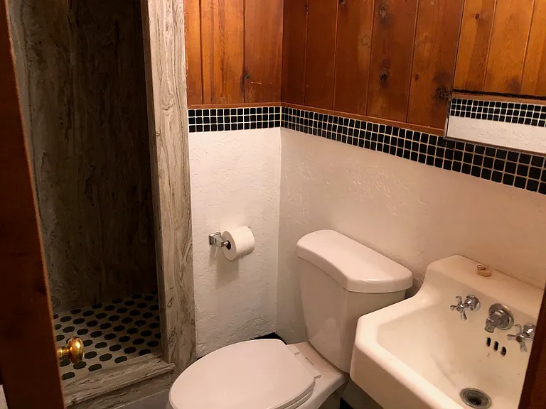 112 La Veta Dr NE #C — Photo 9