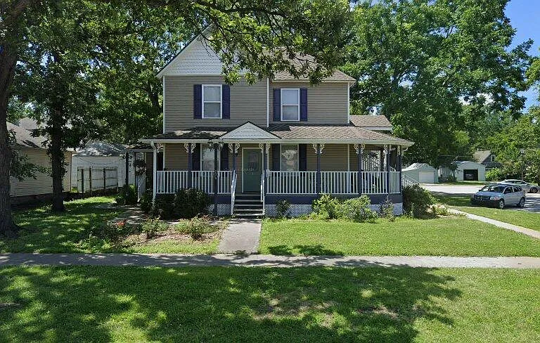 326 S Walnut St #4 — Photo 1