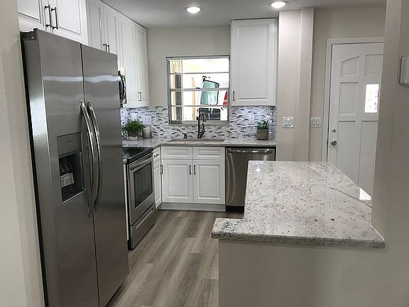 5th image of 506 47th Avenue Dr W