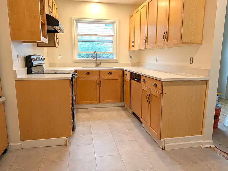 7081 N University Ave — Photo 3