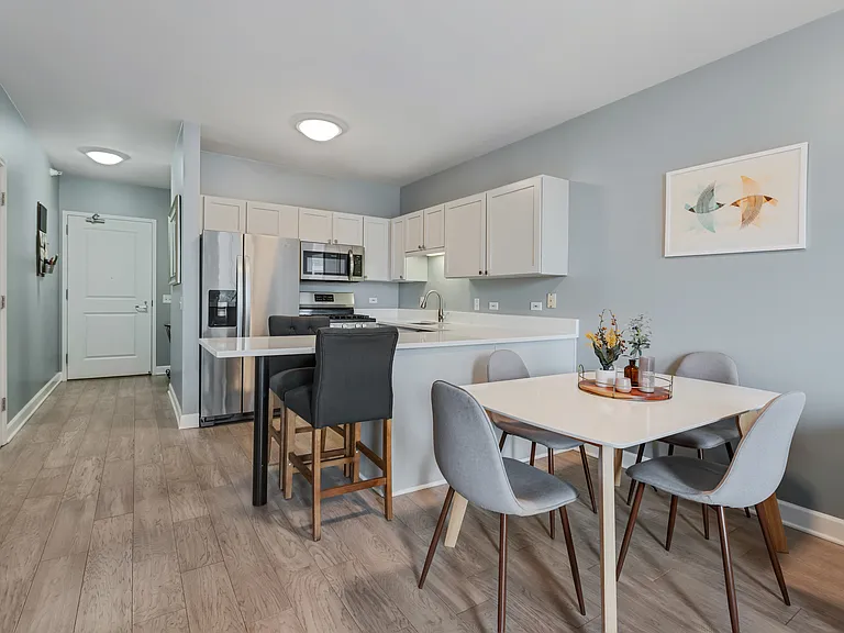 645 N Kingsbury St #1403 — Photo 3