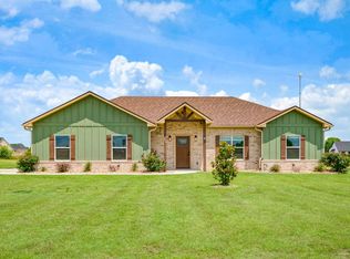 204 Private Road 33083, Sumner, TX 75486