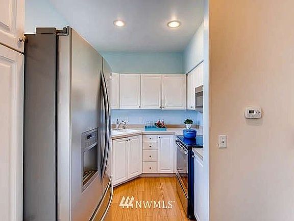 5th image of 6557 SE Cougar Mountain Way