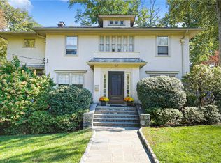 77 Ridge Rd, Larchmont, NY 10804