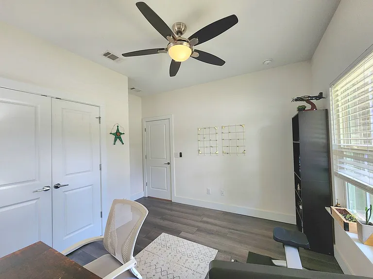 1829 N 8th Ave — Photo 12
