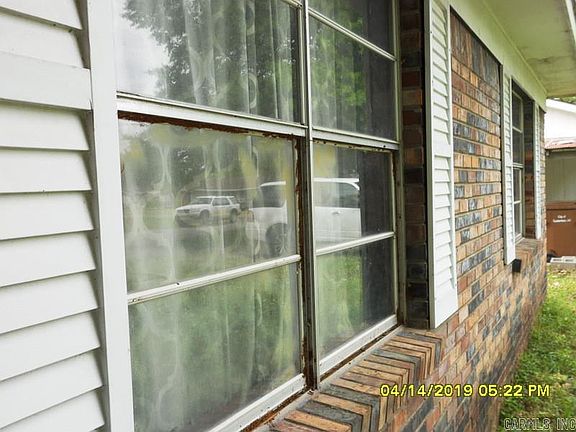 2nd image of 202 Woodlawn St
