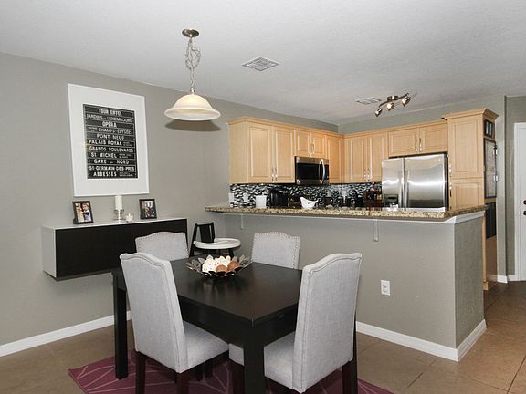 4th image of 4943 SW 66th Ter