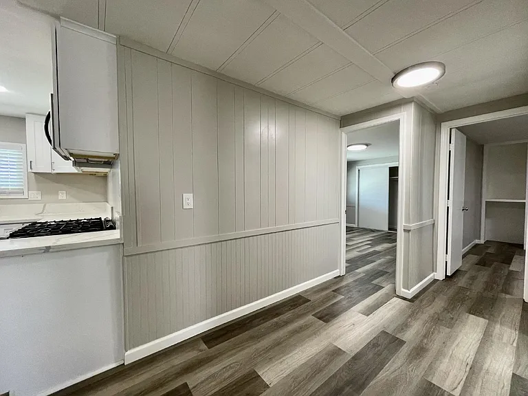 738 Swan Dr — Photo 13