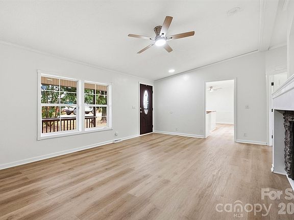 5th image of 1000 Olde Creek Trl