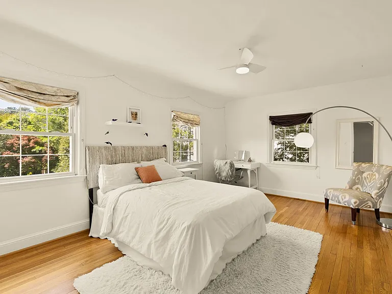 7208 Delfield St — Photo 27