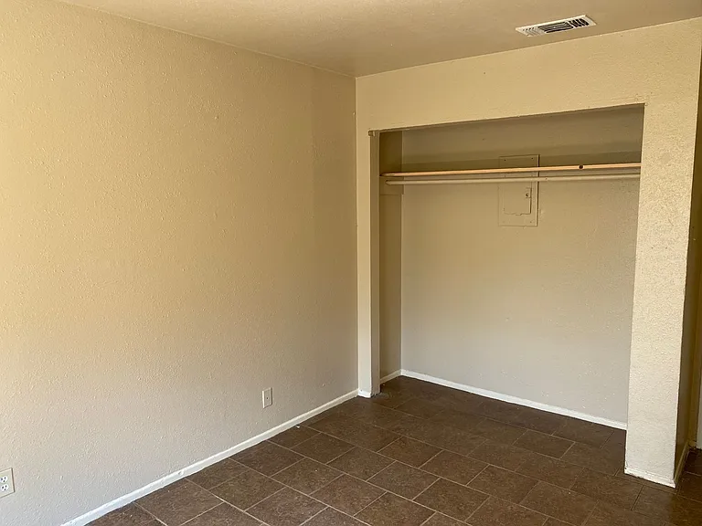 1136 San Francisco St — Photo 11