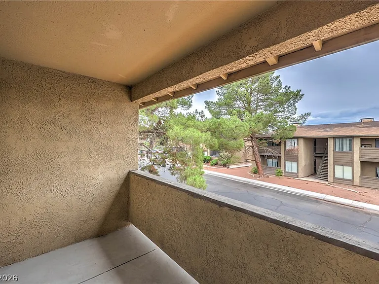 4571 Carriage Park Dr #C — Photo 18