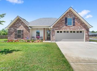 6791 Rolling Green Dr, Pass Christian, MS 39571