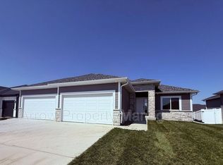9425 Estela Ave, Lincoln, NE 68516