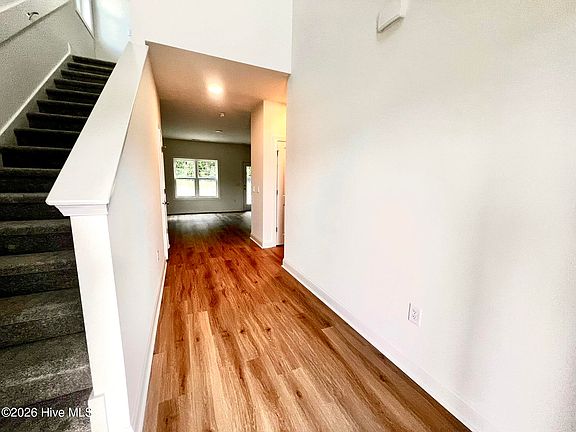2nd image of 553 Bartley Street