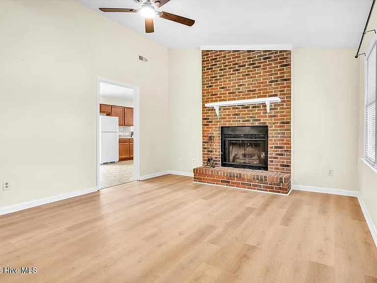 1019 Blue Leaf Pl — Photo 8