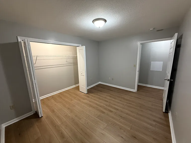 800 Lullwater Rd — Photo 25