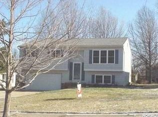 9477 Lawnfield Dr, Twinsburg, OH 44087